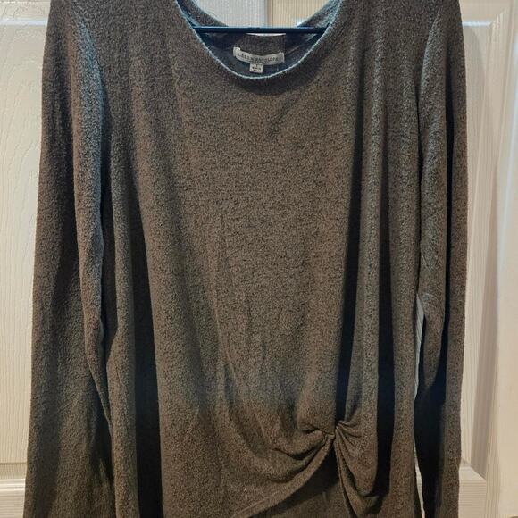 Green envelope long sleeve top - Picture 1 of 4